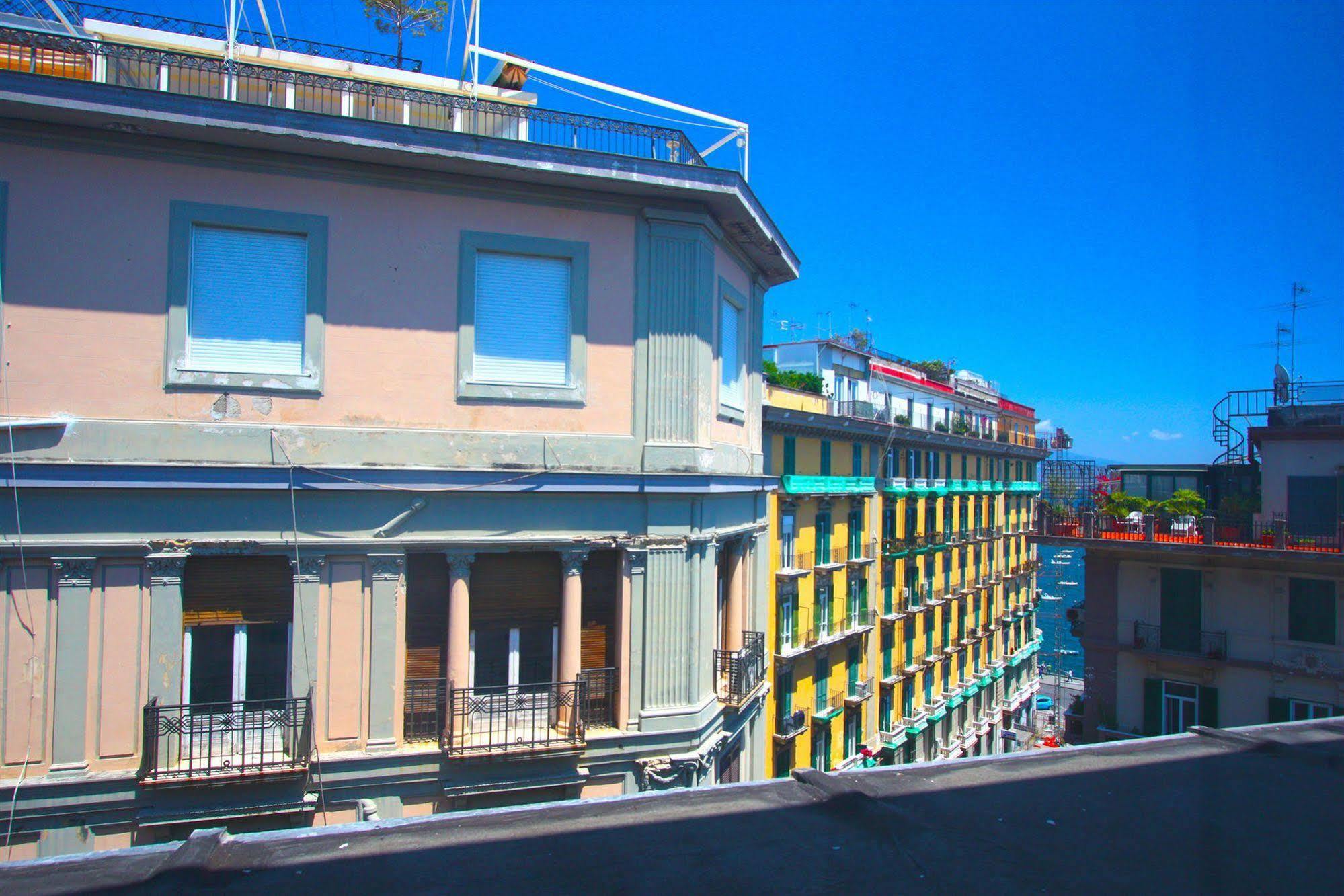 Megaride Santa Lucia Bed & Breakfast Napoli Exterior foto