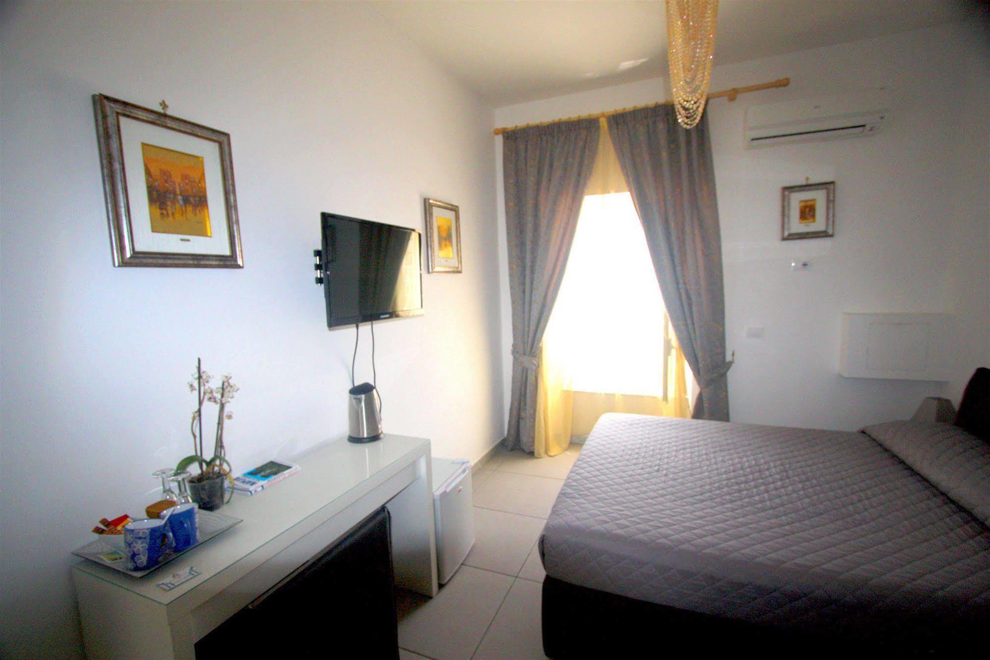 Megaride Santa Lucia Bed & Breakfast Napoli Exterior foto